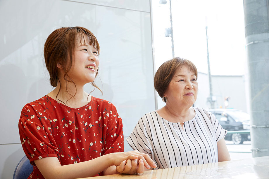 リーフの魅力を語る白石さん親子