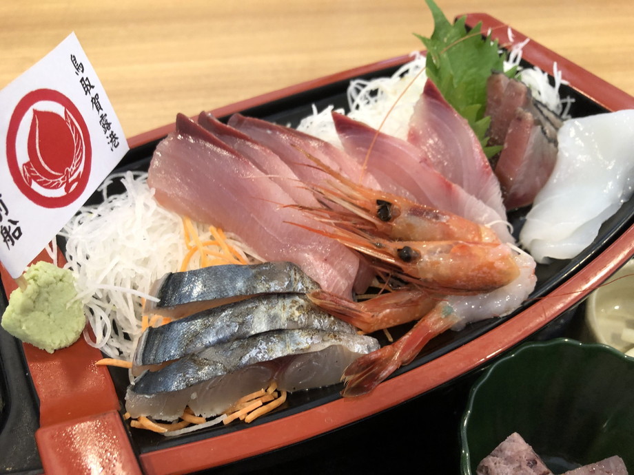 鳥取港でお昼ごはん