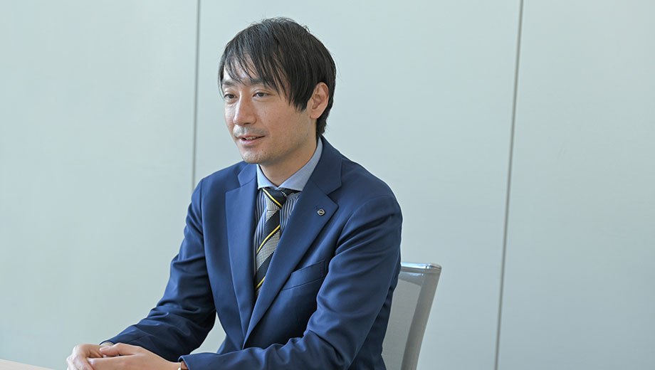 小川隼平 氏