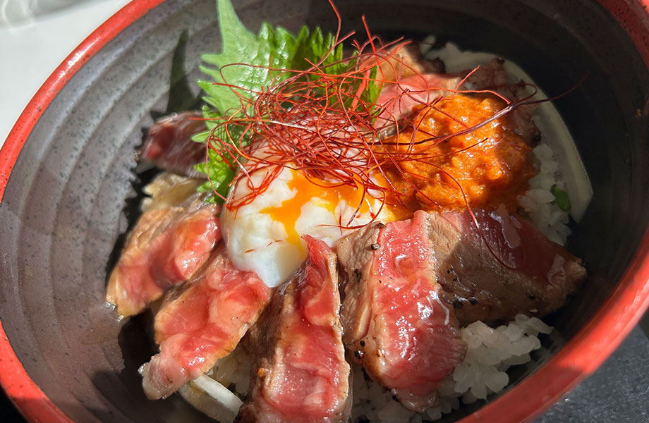 名物「あか牛丼」