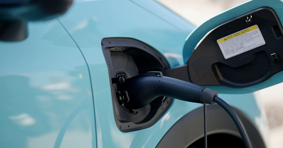 経済産業省、令和7年度補正予算案でEV充電インフラに500億円の大型補助